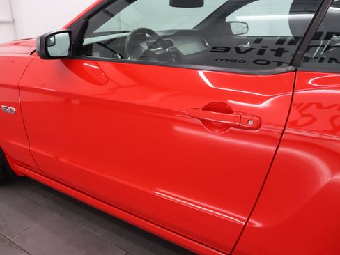 Used 2013 Ford Mustang GT Premium RWD image 30