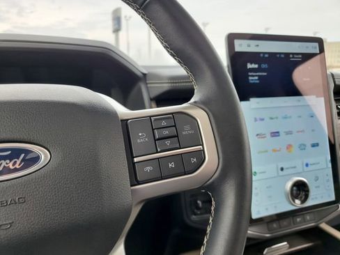 Used 2023 Ford Expedition Limited image 15