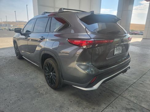 Used 2023 Toyota Highlander XSE AWD/4WD image 6