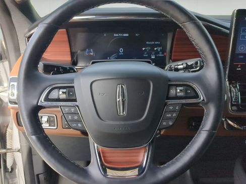 Used 2024 Lincoln Navigator Reserve AWD/4WD image 13