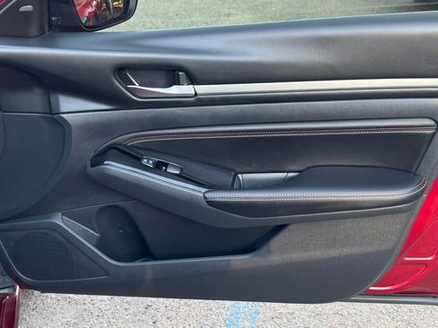 Used 2023 Nissan Altima 2.5 SR w/ SR Premium Package image 16