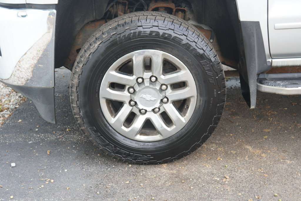 Used 2019 Chevrolet Silverado 2500 LT AWD/4WD image 6