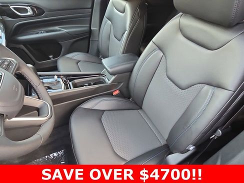 New 2025 Jeep Compass Latitude w/ Sun & Sound Group image 16