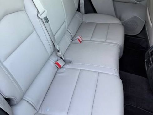 Used 2020 Cadillac XT4 Premium Luxury w/ Driver Awareness Package AWD/4WD image 8