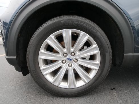 Used 2022 Ford Explorer Limited w/ Equipment Group 301A image 13