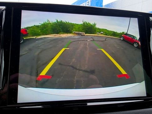 Used 2025 Chrysler Pacifica Select FWD image 42