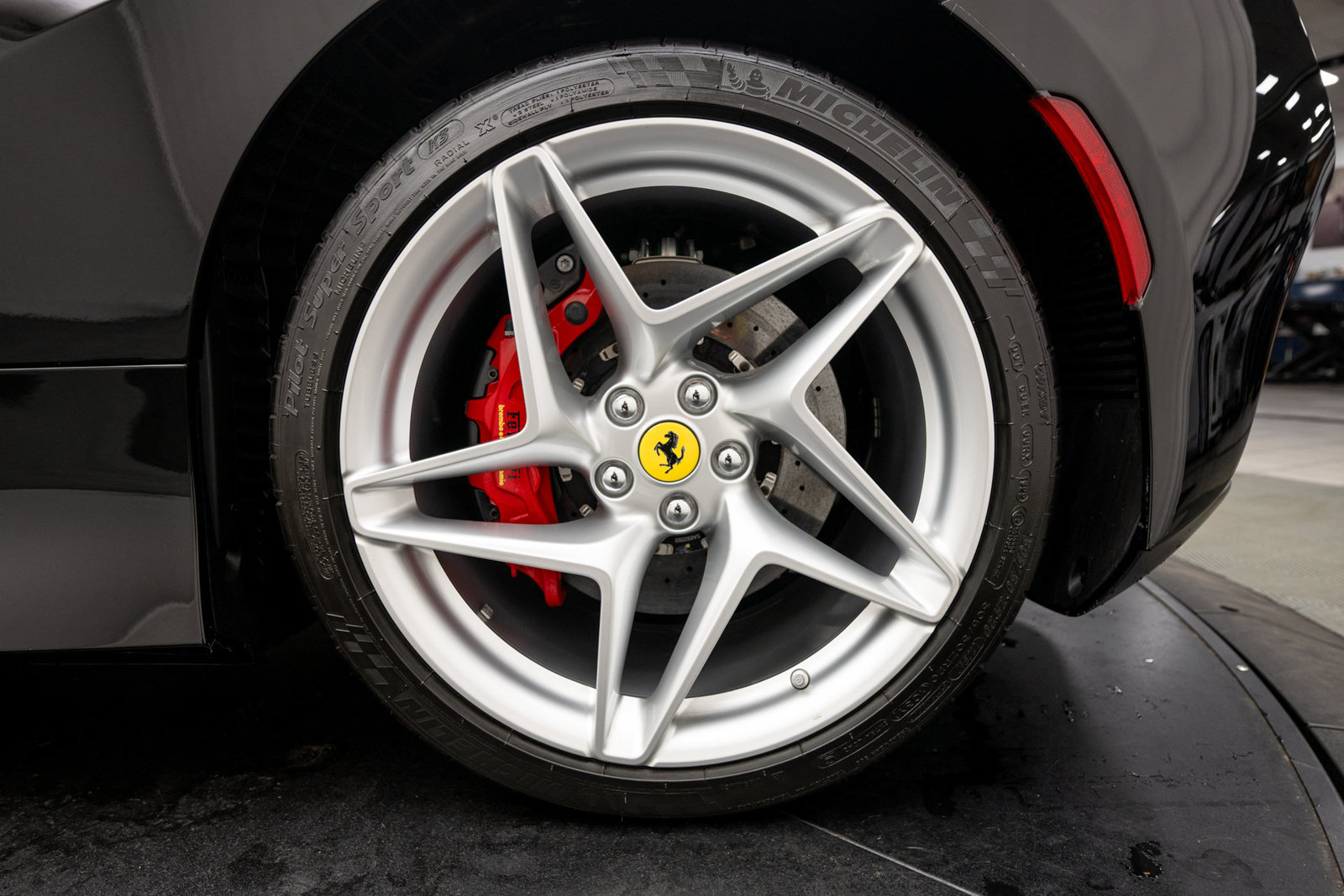 Used 2022 Ferrari F8 Tributo RWD image 36