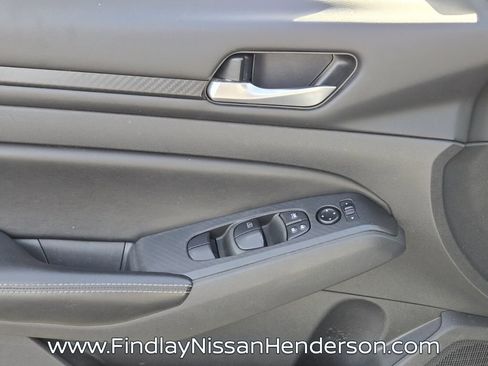 Used 2024 Nissan Altima 2.5 SV image 20