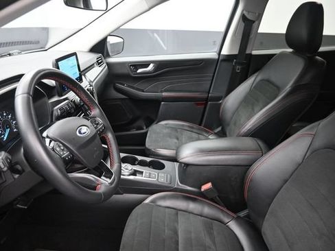 Used 2022 Ford Escape SEL w/ SEL Stealth AWD Package image 17