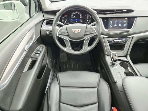 Used 2018 Cadillac XT5 Luxury w/ Driver Awareness Package AWD/4WD image 12