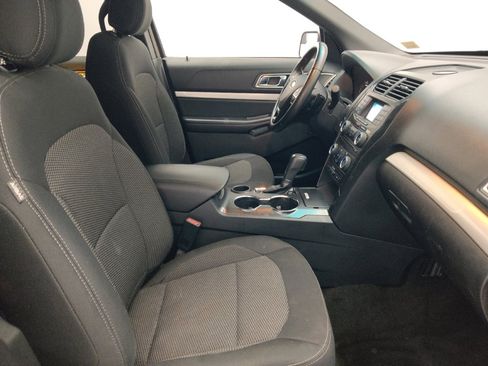 Used 2017 Ford Explorer XLT FWD image 21