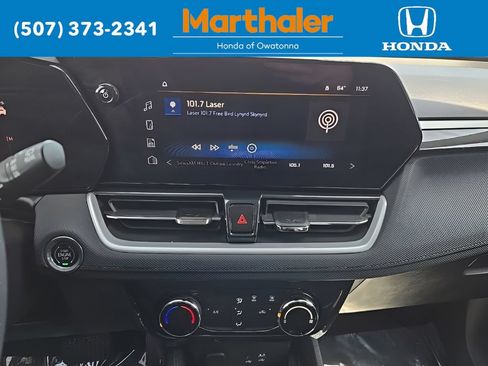 Used 2025 Chevrolet TrailBlazer LT AWD/4WD image 23