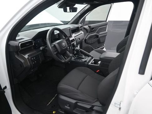 Used 2025 Toyota Tacoma SR5 AWD/4WD image 4