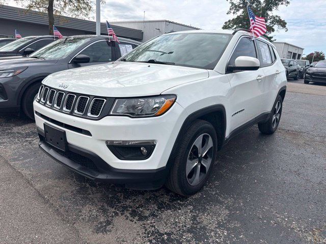 Used 2017 Jeep Compass Latitude w/ Popular Equipment Group AWD/4WD image 1