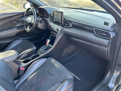 Used 2020 Hyundai Veloster 2.0 Premium FWD image 31