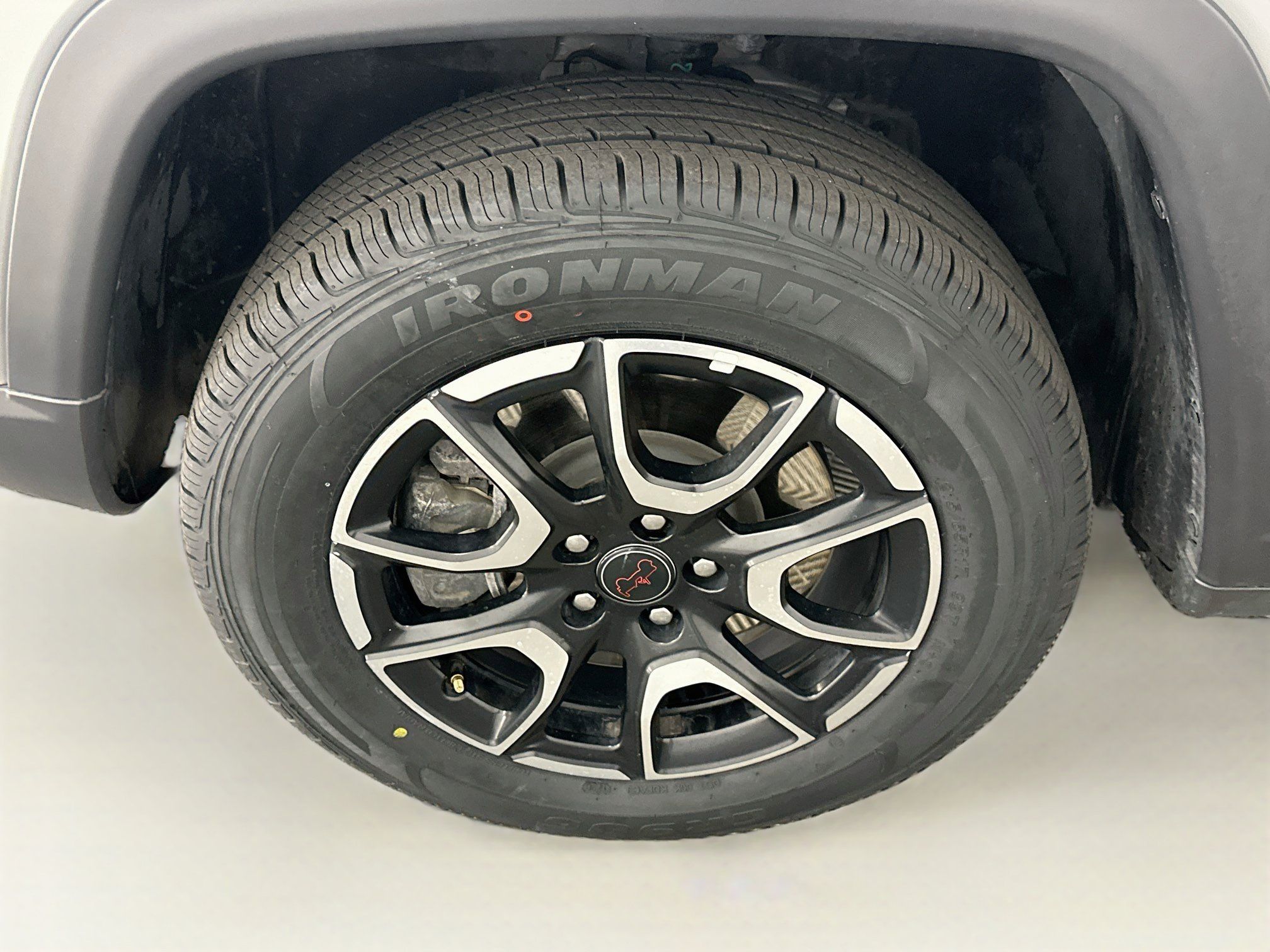 Used 2025 Jeep Compass Trailhawk AWD/4WD image 11