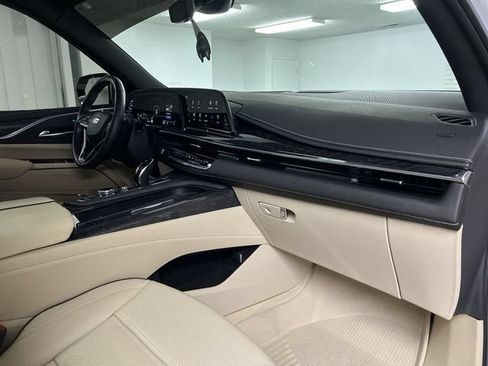 Used 2023 Cadillac Escalade Premium Luxury AWD/4WD image 30