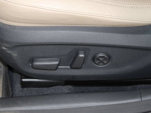 Used 2015 Hyundai Sonata Limited w/ Option Group 06 FWD image 18