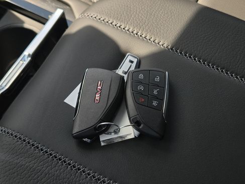 New 2026 GMC Yukon Denali RWD image 29