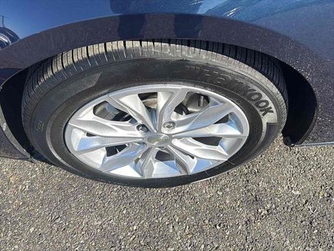 Used 2019 Chevrolet Malibu LT w/ Driver Confidence Package image 10