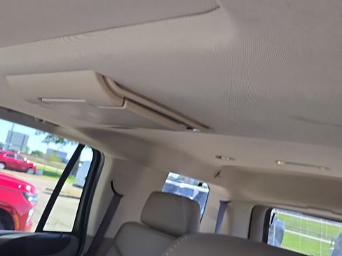 Used 2017 Chevrolet Tahoe LT AWD/4WD image 4