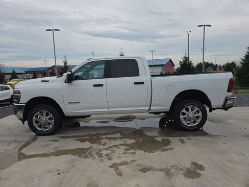 New 2026 RAM 2500 Big Horn AWD/4WD image 12