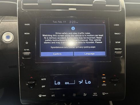 Used 2022 Hyundai Santa Cruz SEL Premium image 13