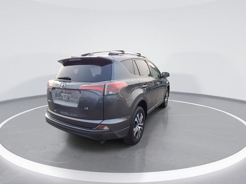 Used 2016 Toyota RAV4 LE FWD image 9