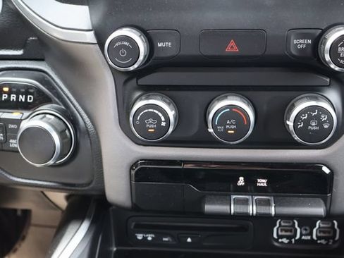 Used 2019 RAM 1500 Big Horn AWD/4WD image 14