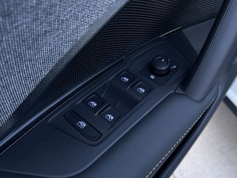 New 2025 Volkswagen Tiguan S image 12