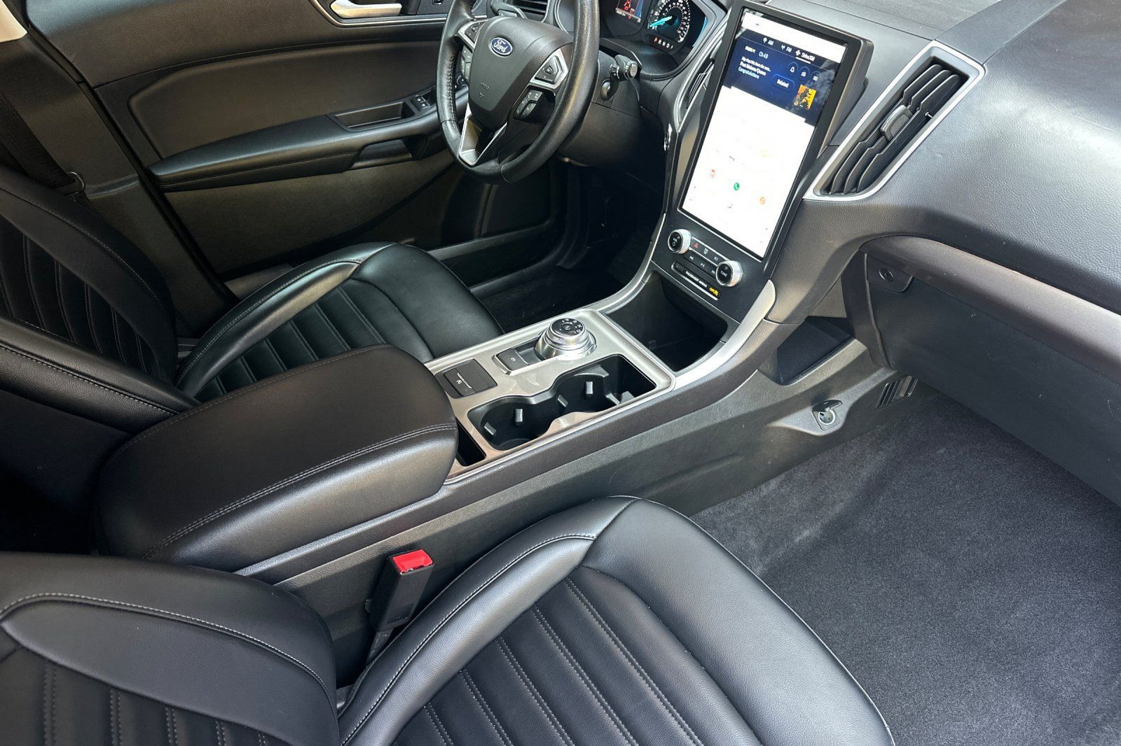 Used 2024 Ford Edge SEL AWD/4WD image 16