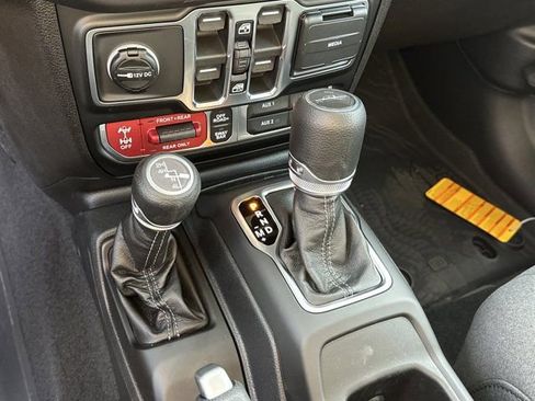 New 2026 Jeep Gladiator Rubicon w/ Technology Group image 27