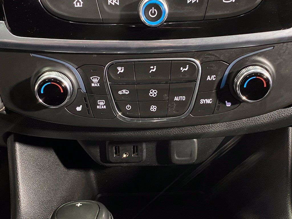 Used 2020 Chevrolet Traverse LT w/ LPO, Floor Liner Package AWD/4WD image 25
