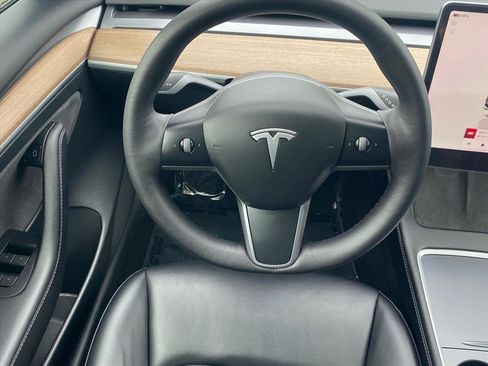 Used 2023 Tesla Model 3 Standard Range image 7