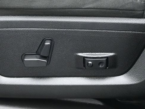 Used 2024 RAM 3500 Big Horn image 10