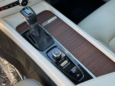 Used 2021 Volvo S60 T5 Momentum w/ Climate Package image 31