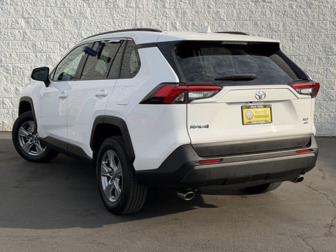 Used 2025 Toyota RAV4 XLE w/ Convenience Package AWD/4WD image 5