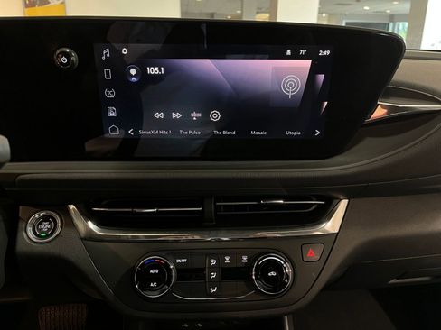 Used 2025 Buick Envista Preferred image 17