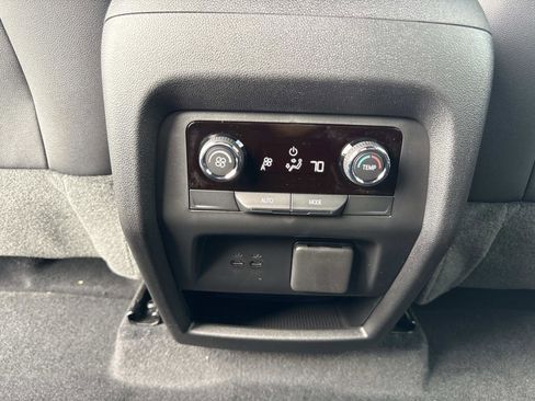 New 2026 Chevrolet Traverse Z71 w/ Enhanced Driving Package image 32