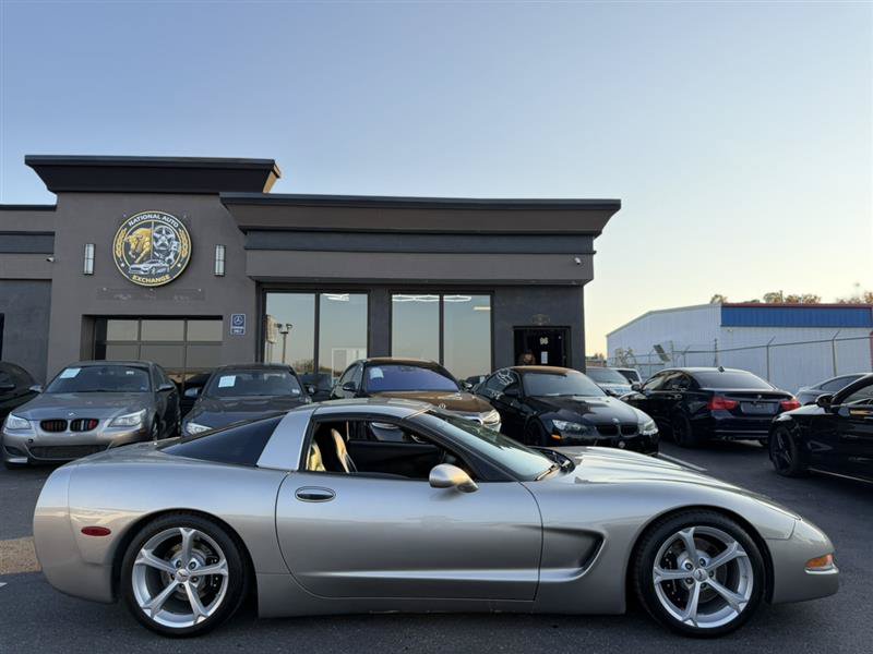 Used 2000 Chevrolet Corvette Coupe RWD image 12