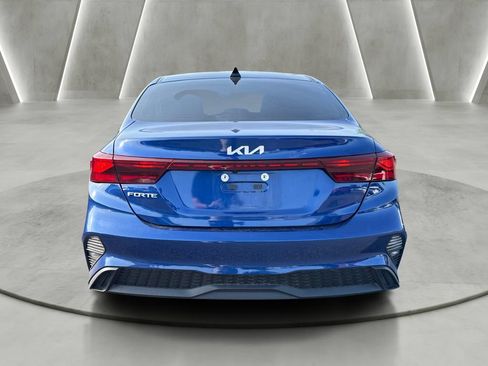 Used 2023 Kia Forte LXS w/ LXS Technology Package FWD image 6