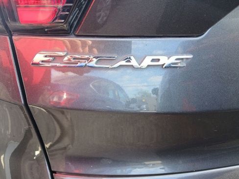 Used 2018 Ford Escape S FWD image 3