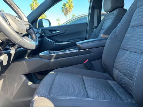 Used 2025 Chevrolet Equinox LT image 25