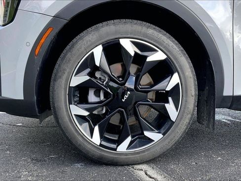 Used 2024 Kia Sorento SX FWD image 8