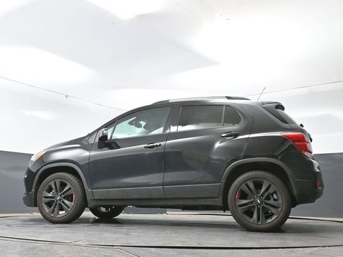 Used 2022 Chevrolet Trax LT w/ Redline Edition AWD/4WD image 28
