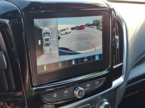 Used 2023 Chevrolet Traverse LT w/ LT Premium Package AWD/4WD image 19