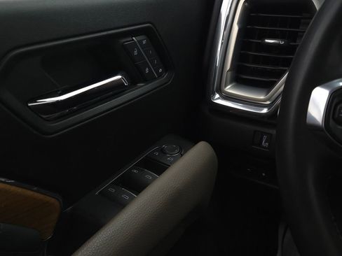 Used 2024 GMC Canyon Denali w/ LPO, Denali Black Edition image 34