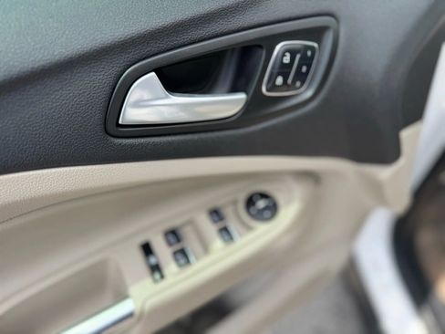 Used 2016 Ford Escape Titanium image 16