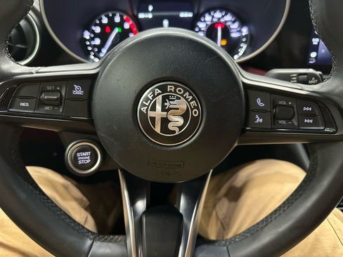 Used 2020 Alfa Romeo Giulia Sport RWD w/ Quick Order Package 22K Sport image 17