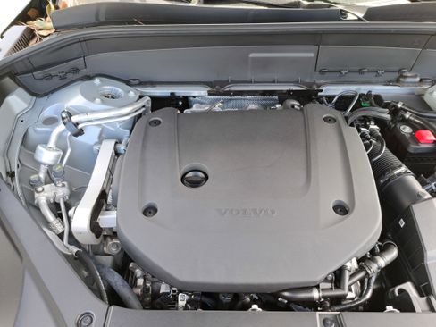 New 2026 Volvo XC90 B6 Plus w/ Protection Package Premier image 9